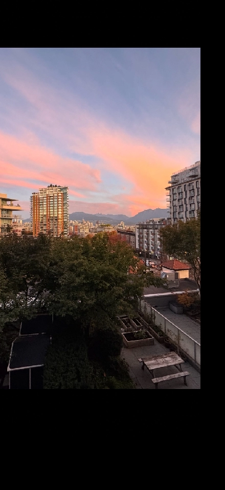 Mount Pleasant Spectacular City & Mountain Views – 1BR   Den Image# 1