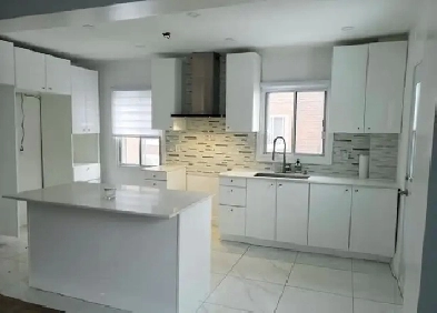 Large 2 bedroom for rent Mccarthy Saint Laurent QC H4R 1G3