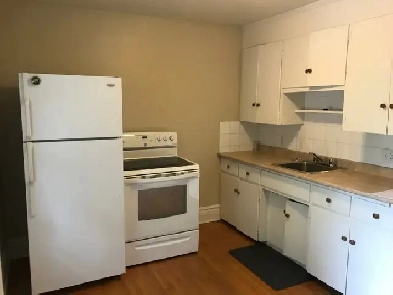 Old South one bedroom upper unit great location