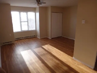 DOWNTOWN KINGSTON perfect for single professional retiree