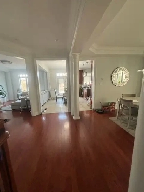 East of Vaughan very good area upstairs Room Rent