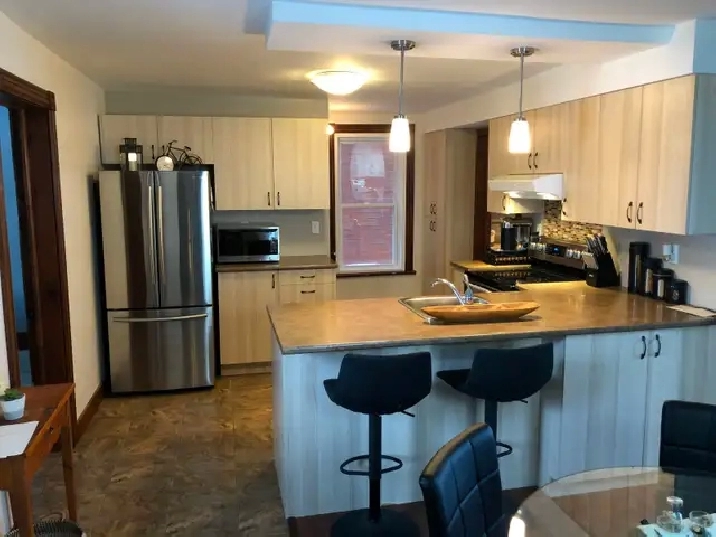 Très beau grand 31/2, bas duplex au complet, entre 1 et 30 juin