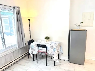 Studio 1 12 tout inclus et meubl  metro St Michel