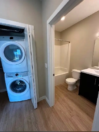 APRIL FREE   EXTRA INCENTIVE FOR QUICK MOVE-IN Image# 3