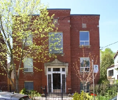 3 Bedroom Apartment for rent -  Cabbagetown Victorian Building Image# 5