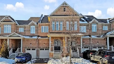 AURORA TOWNHOUSE FOR SALE $999,000