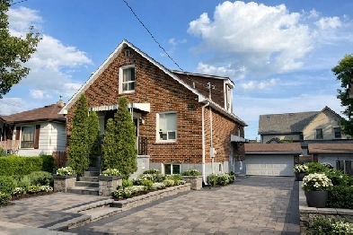 Clean & Bright Room in Lake Shore area, Close to all Amenities Image# 5