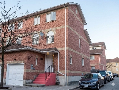 4 bed 2 bath 2 parking townhouse for rent Image# 7