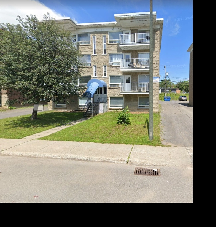 Grand 4 1/2 au 5060 5e Ave Est. Juillet WIFI inclus