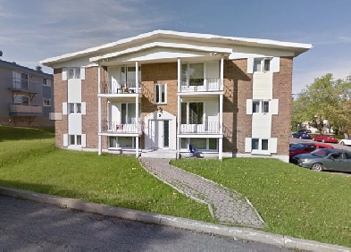 Beau grand 4 1/2, rue Vigie Lévis, juillet,