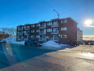 2 1/2 à Ste-Foy Emplacement de choix pour JUILLET