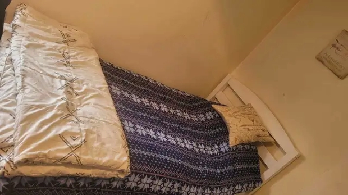 Looking for roommate/person to share a 2 bedroom apartment/house