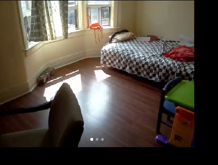 Private Large Room for Rent, steps to Subway