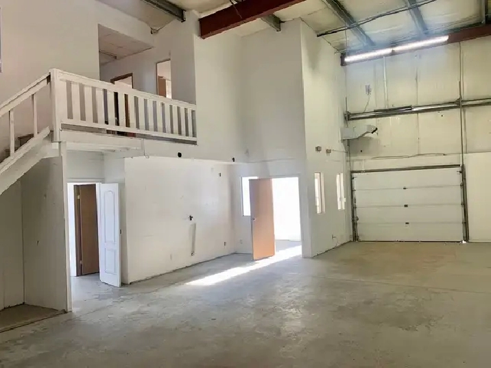 Bay for rent - Red Deer (all inclusive)