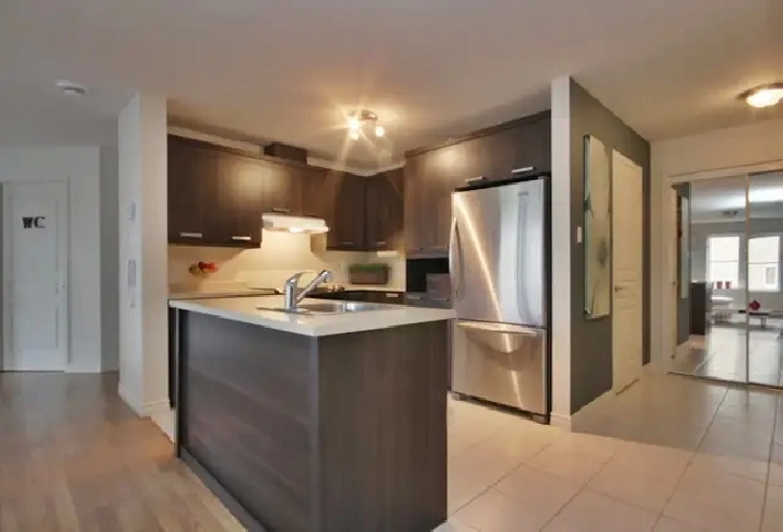 MAGNIFIQUE 4 ½ – 5705 Grande Allée– DISPONIBLE 1er MAI