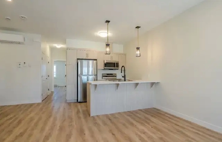 BRAND NEW, BEAUTIFUL 3 BEDROOM in GRUNTHAL!