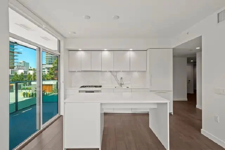 Metrotown – Spacious 2 Bedroom Unit at Maywood on the Park