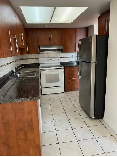 2 Bedrooms condo for rent on Kipling & Steels