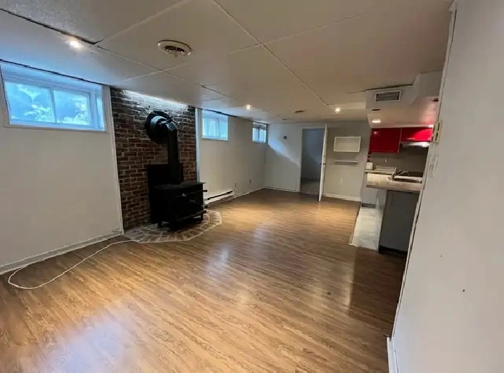 Beau 4½ s-s bungalow inclus électricité/chauffage