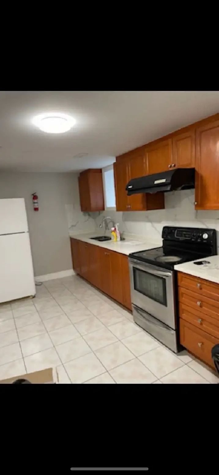 2 BEDROOM BEAUTIFUL BASEMENT AVAILABLE FOR RENT