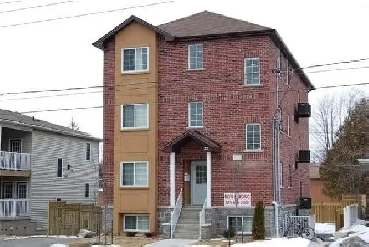 Girls-Only Room-Sublet, 22 Columbia St. W., Waterloo