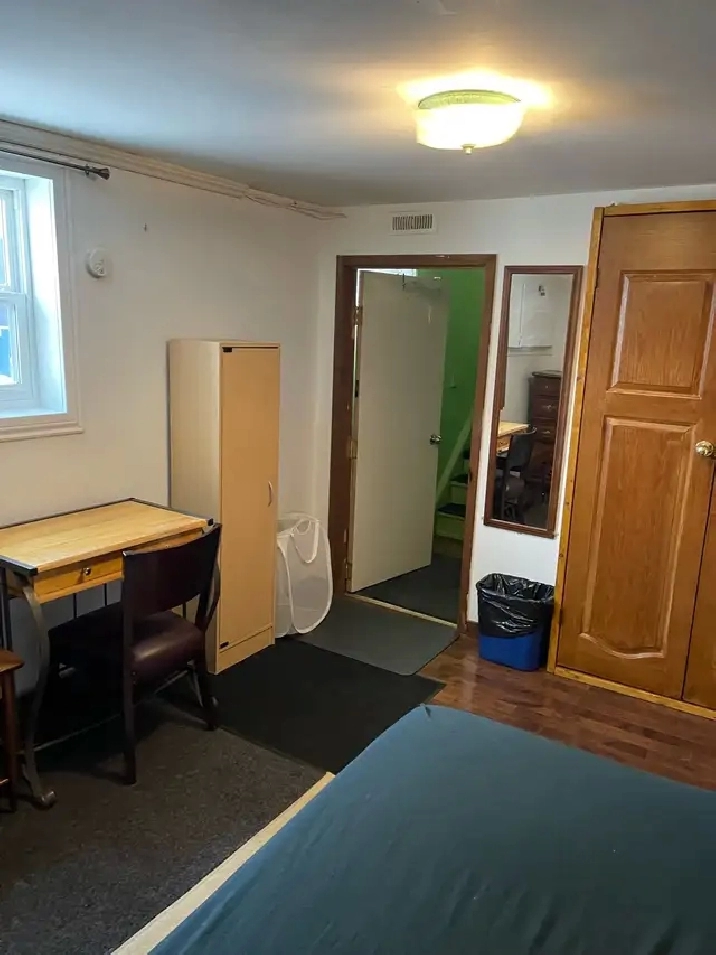 Room For Rent In Newmarket close to Hospital
