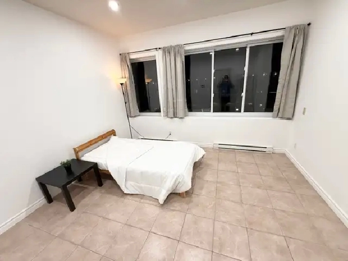 Grand 2 1/2 tout inclus - chambre fermée