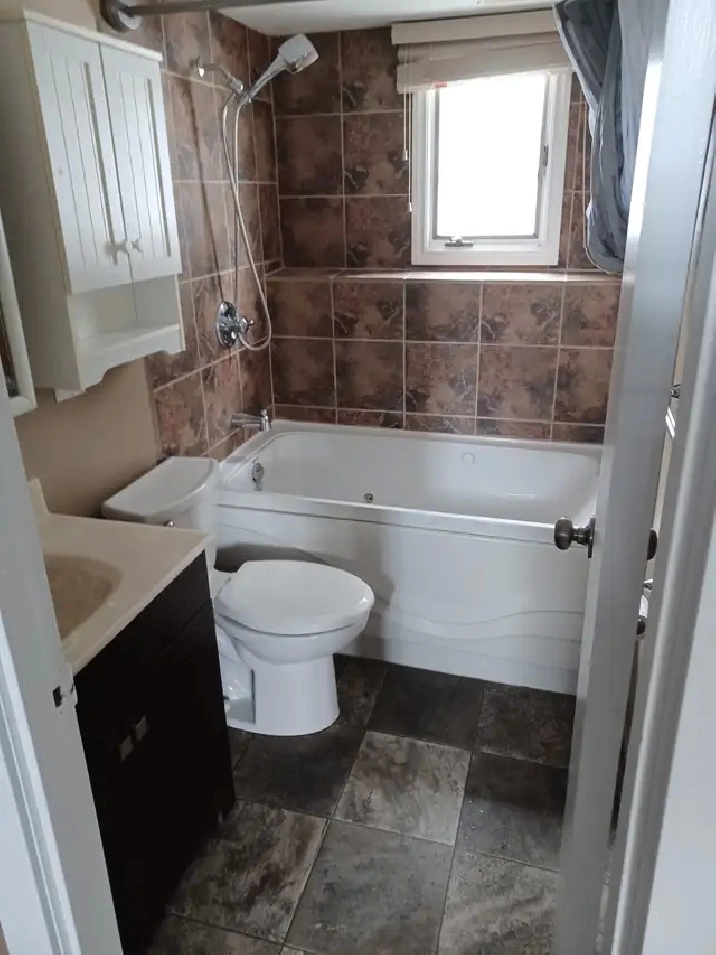 Room for rent in house close to U of L