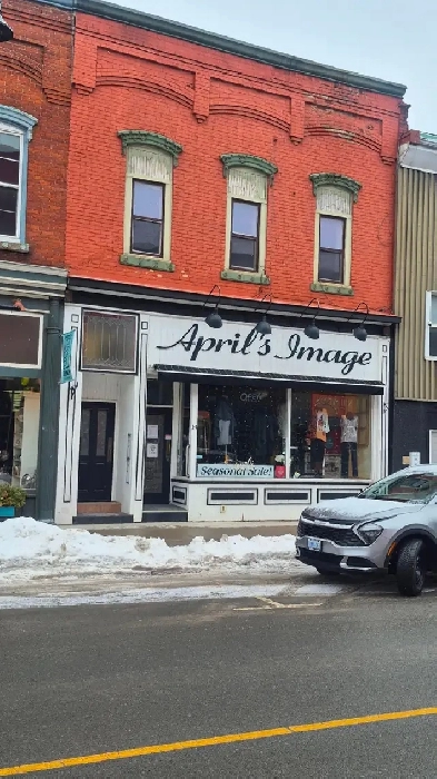 Napanee, downtown 2 bedroom apartment