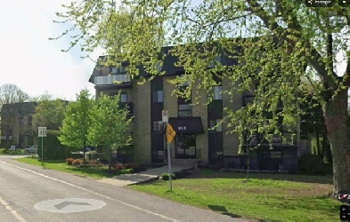 Laval, Logement 4 1/2 rénové au bord-de-l'eau