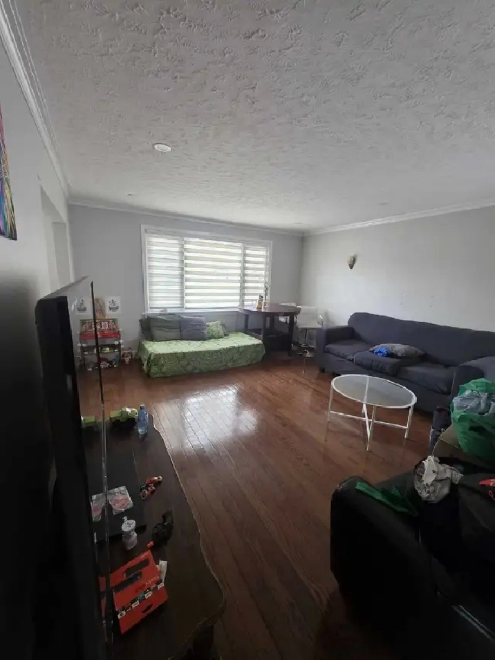 2 Sharing & Private Room for rent in Scarborough