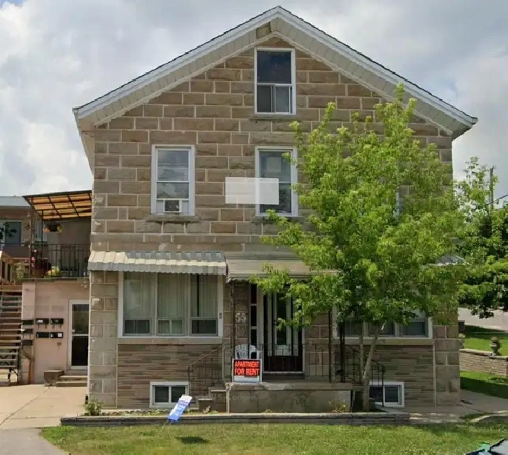 2 BED   1 BATH UNIT IN THOROLD