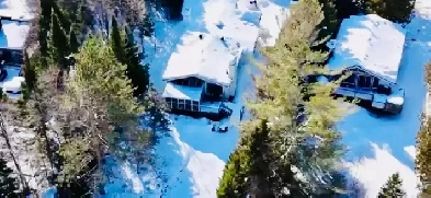 Chalet au bord du lac ( Sainte-Agathe-des-Monts)