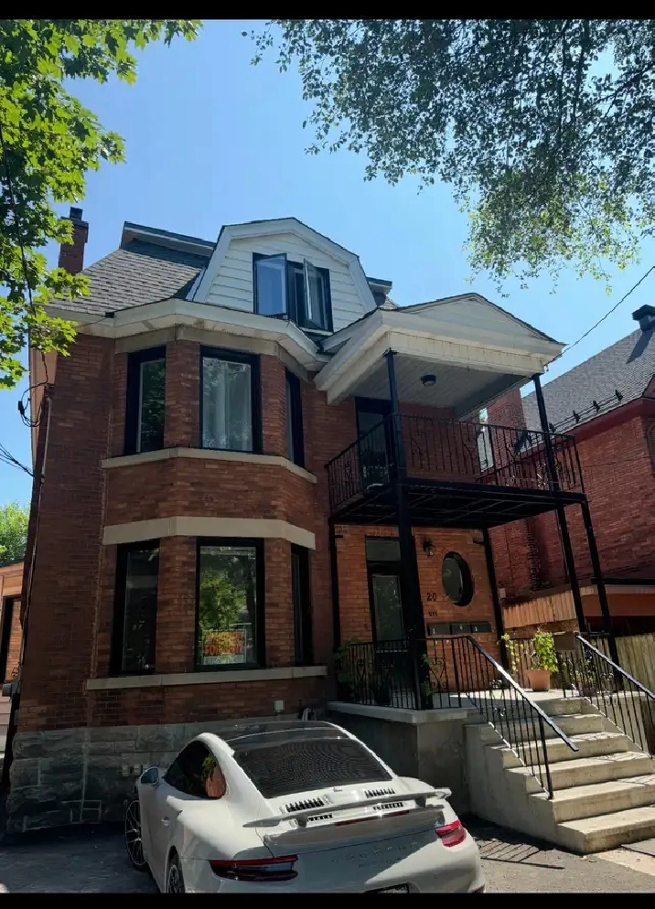 OLD OTTAWA SOUTH - 2 BEDROOM APT!