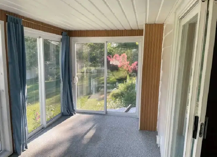 2 Room House   1 Sun Room   Large Garage   Spacious Basement