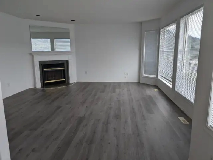 180 degree lakeview house in Peachland 5 mints to west kelowna