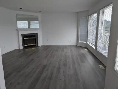 180 degree lakeview house in Peachland 5 mints to west kelowna