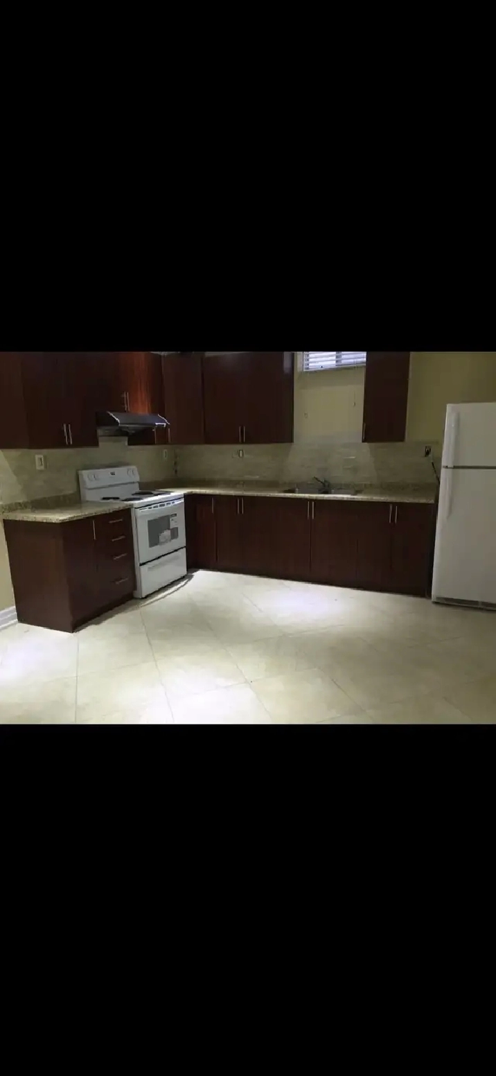 All inclusive Luxury New Large basement available 4 rent in Bra