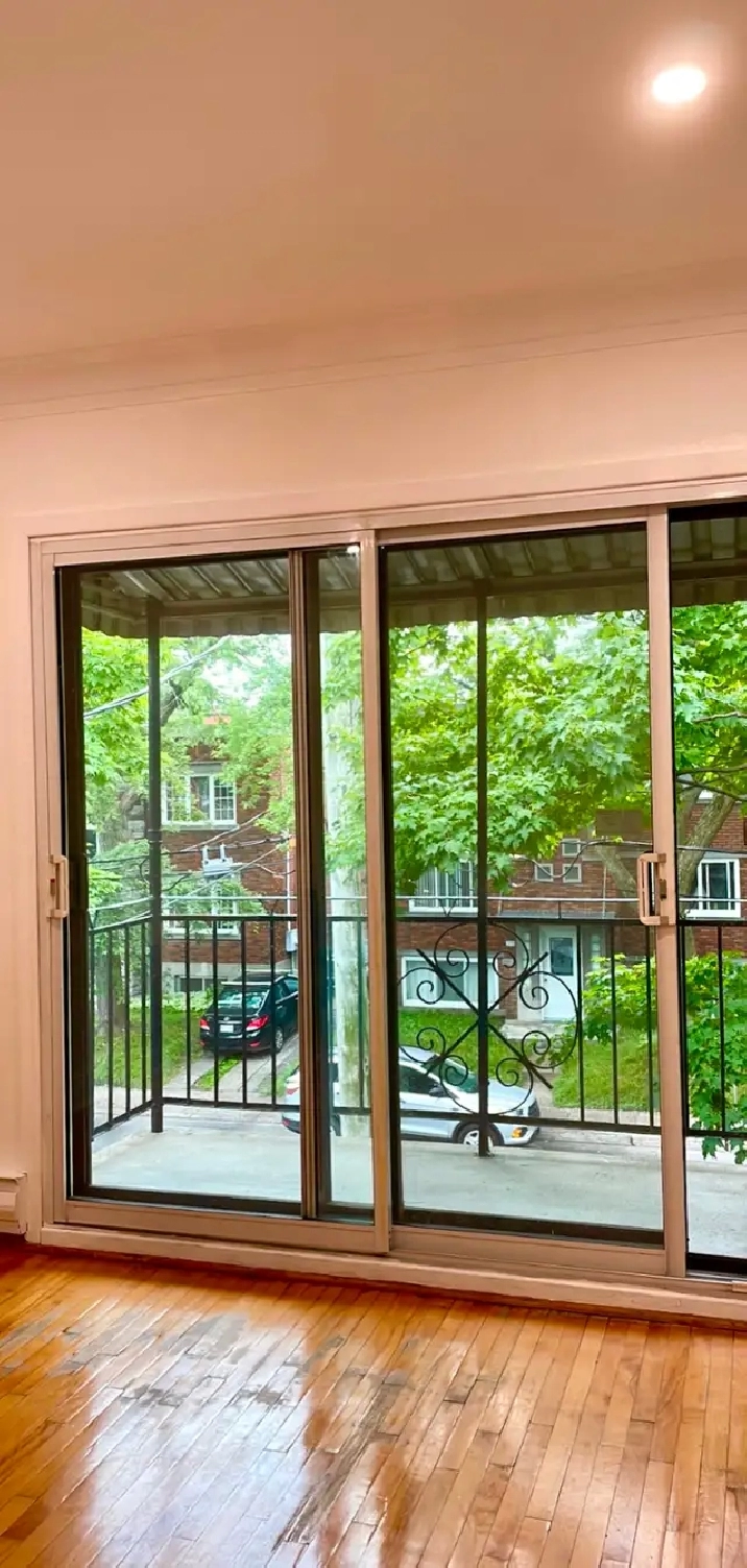 Beau 4 ½près du métro Jolicoeur – Disponible en juillet