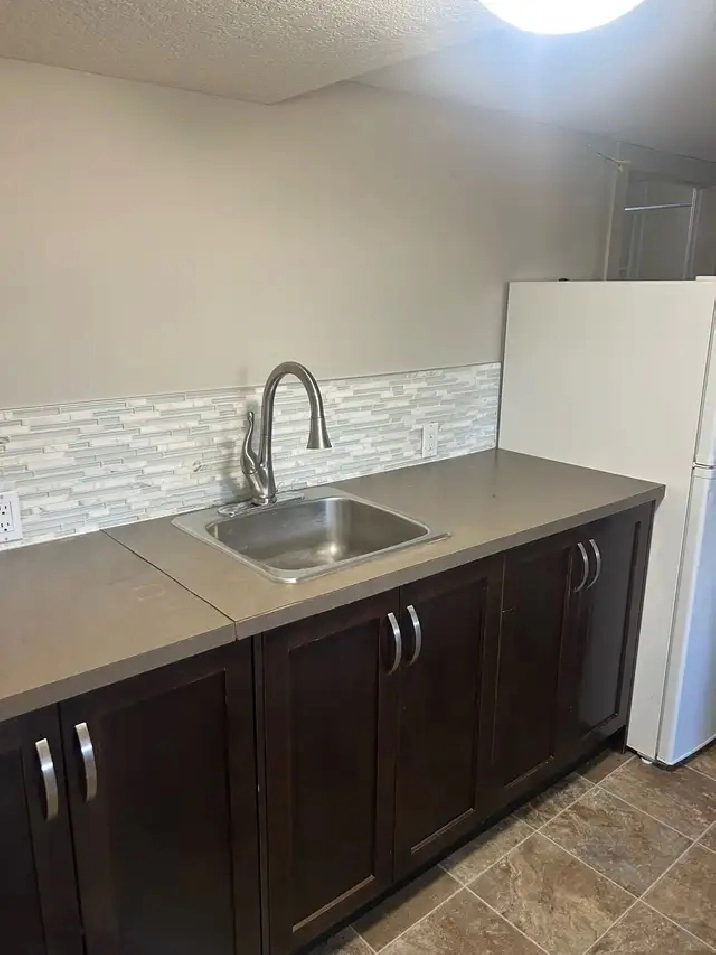 Fore rent Southview legal basement suite