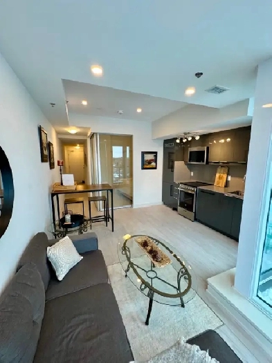 1 Bedroom Condo   Parking available in the Cliffside Mar 31