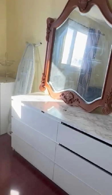 MASTER BEDROOM ( UPPER LEVEL) FOR RENT IN  MALTON