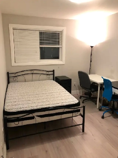 Quiet,Clean room for rent(Sheridan Park/UTMississauga)