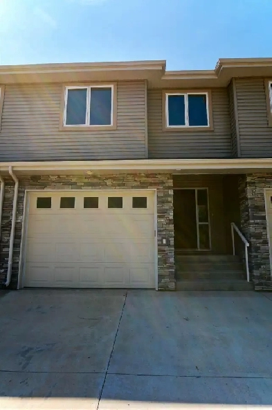 Fully Furnished 4 Bedroom 3.5 Bath for Rent in Drayton Valley!