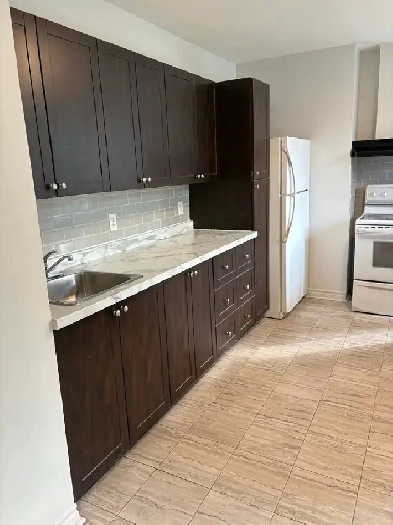 3 Bedroom…7 1/2 … UTILITIES INCLUDED !!!