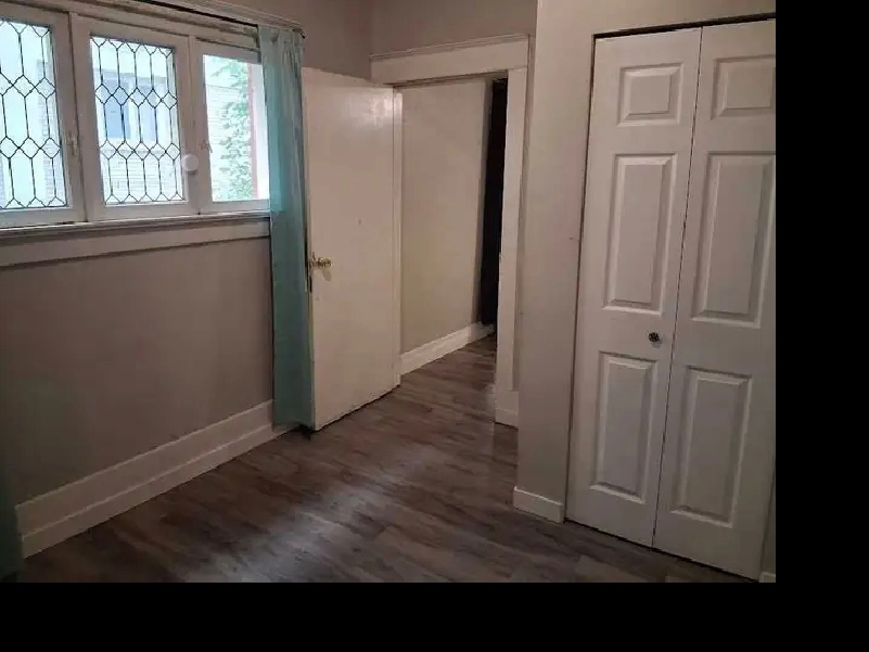 (Downtown) Private ROOM, Furnished, on a Spacious2-Bedroom Apart