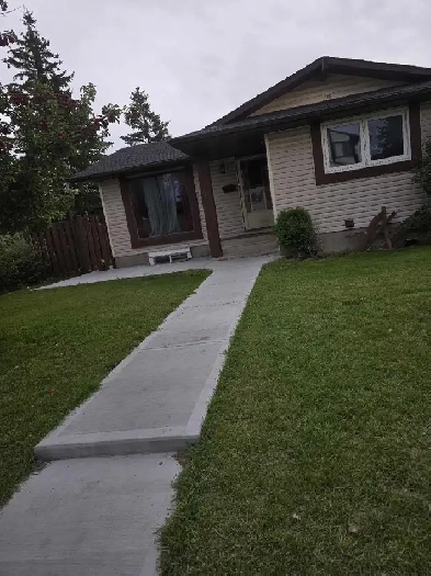 3 bedroom main floor (castleridge)