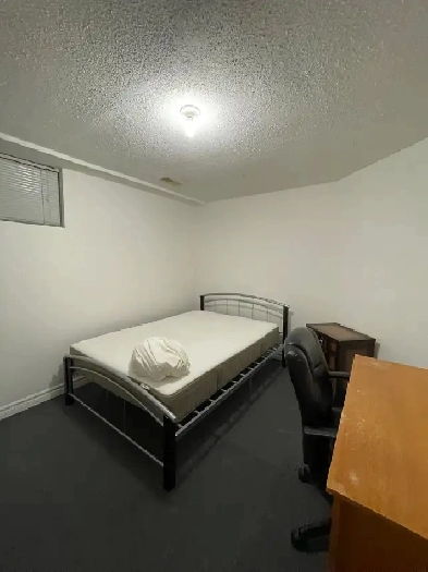 FEMALE Room for Rent in Waterloo (May to August 2026)