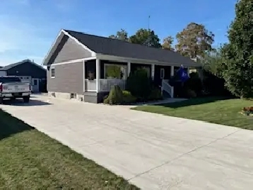 Bungalow   24x36 Heated Shop  RV Hookup - RARE FIND