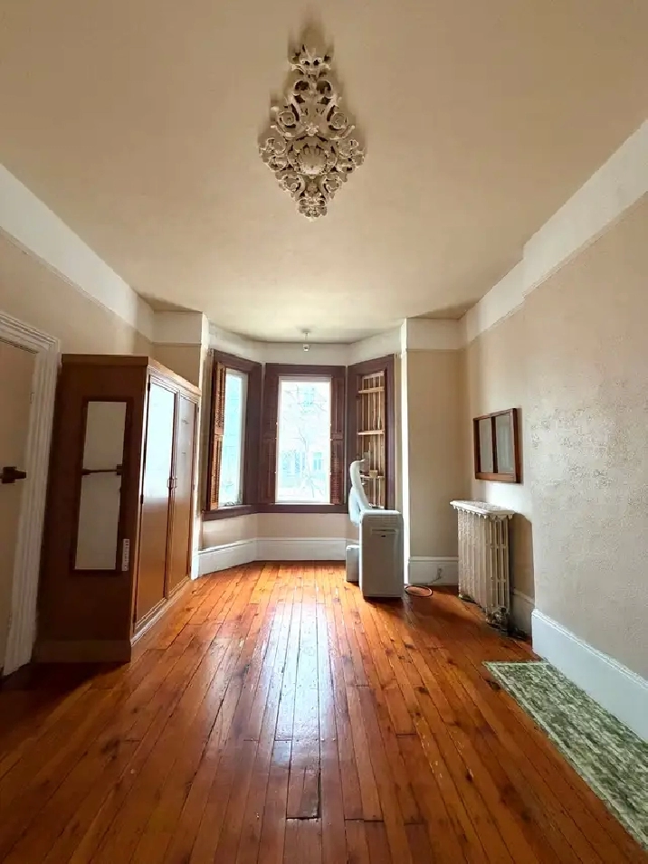 Private Room in Downtown - All Utilities Included - Female Only